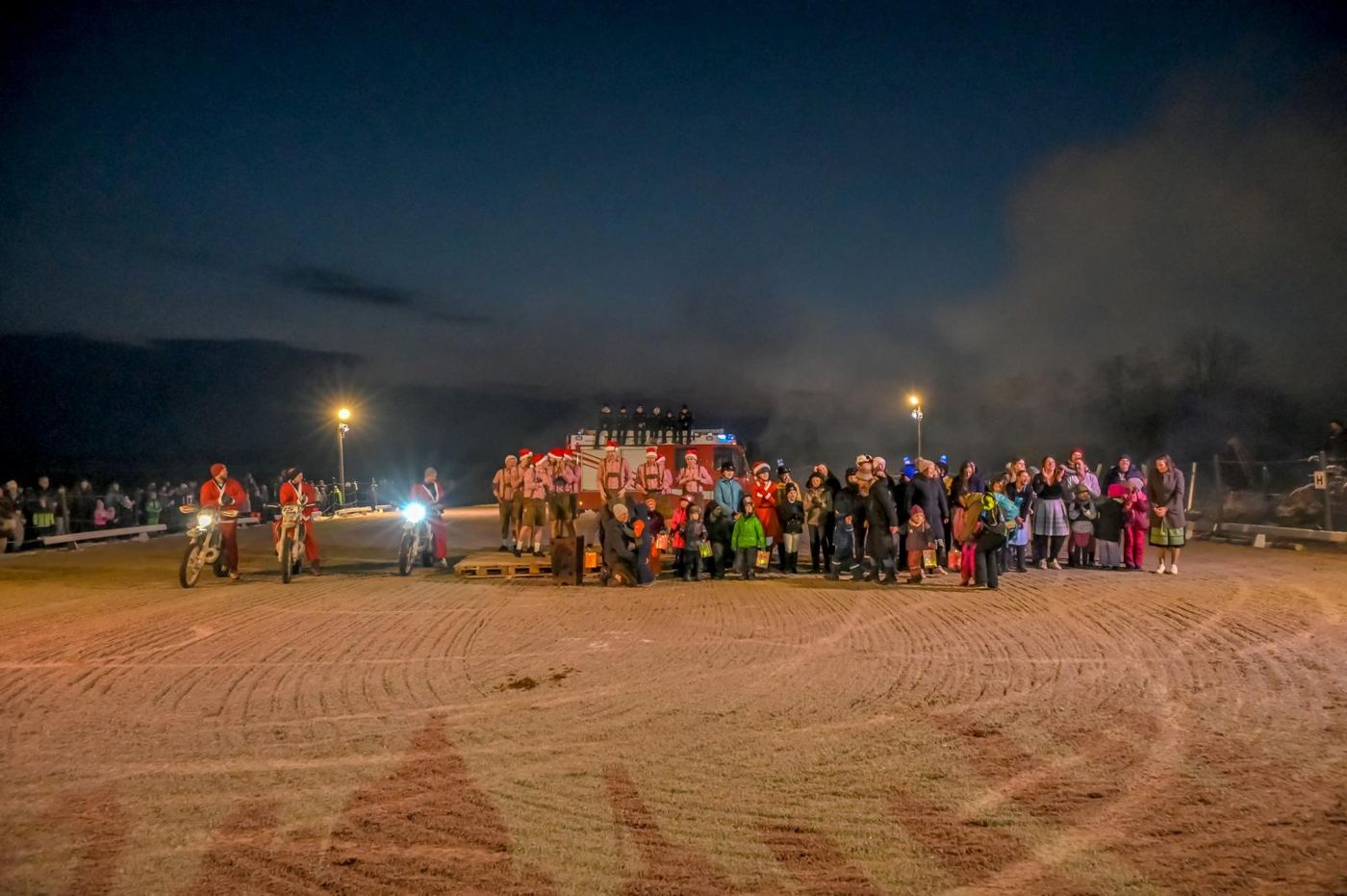 Gemeinsames Abschlussbild bei der Pferdeweihnacht